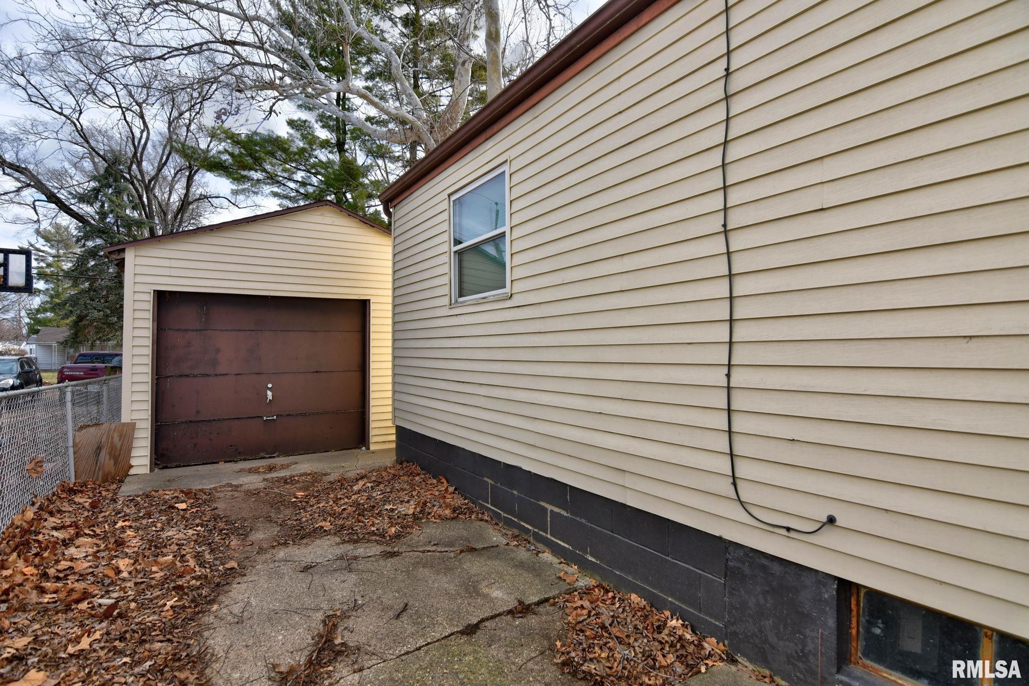 1908 North 19th Street Springfield, IL 62702 - Photo 38 of 42