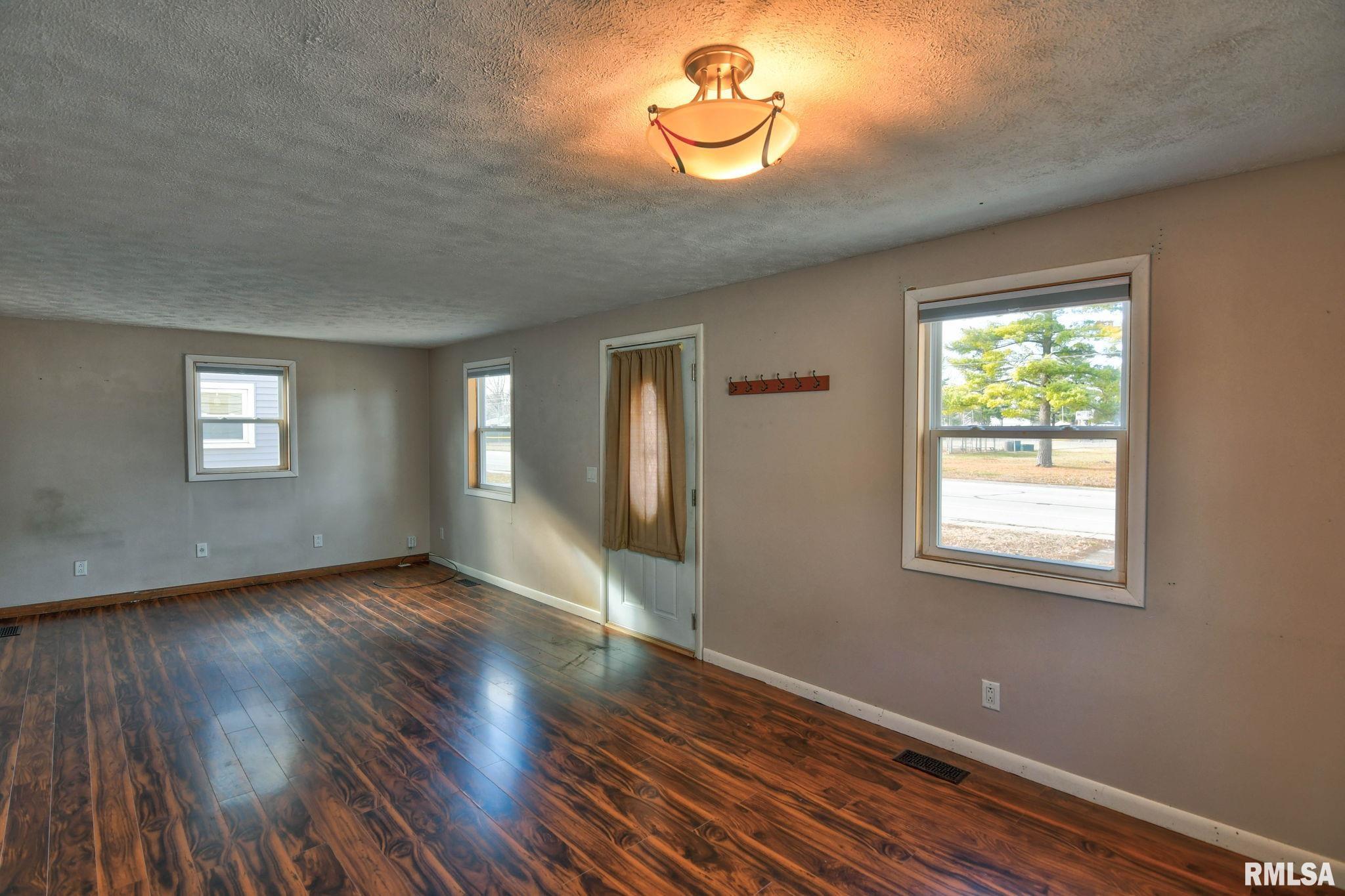 1908 North 19th Street Springfield, IL 62702 - Photo 5 of 42