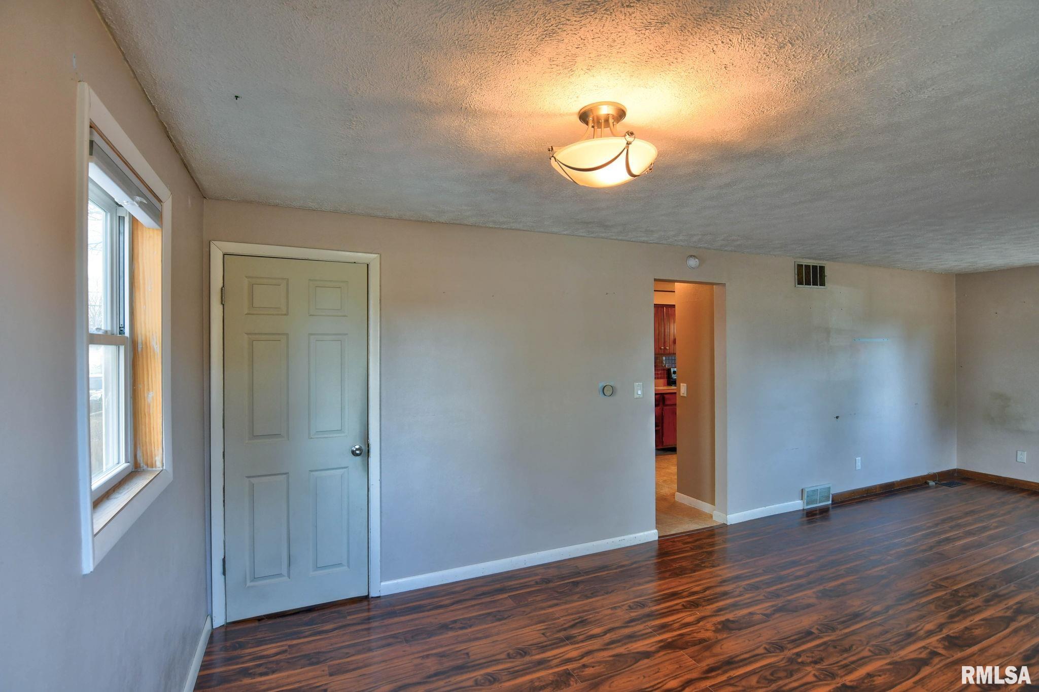 1908 North 19th Street Springfield, IL 62702 - Photo 7 of 42