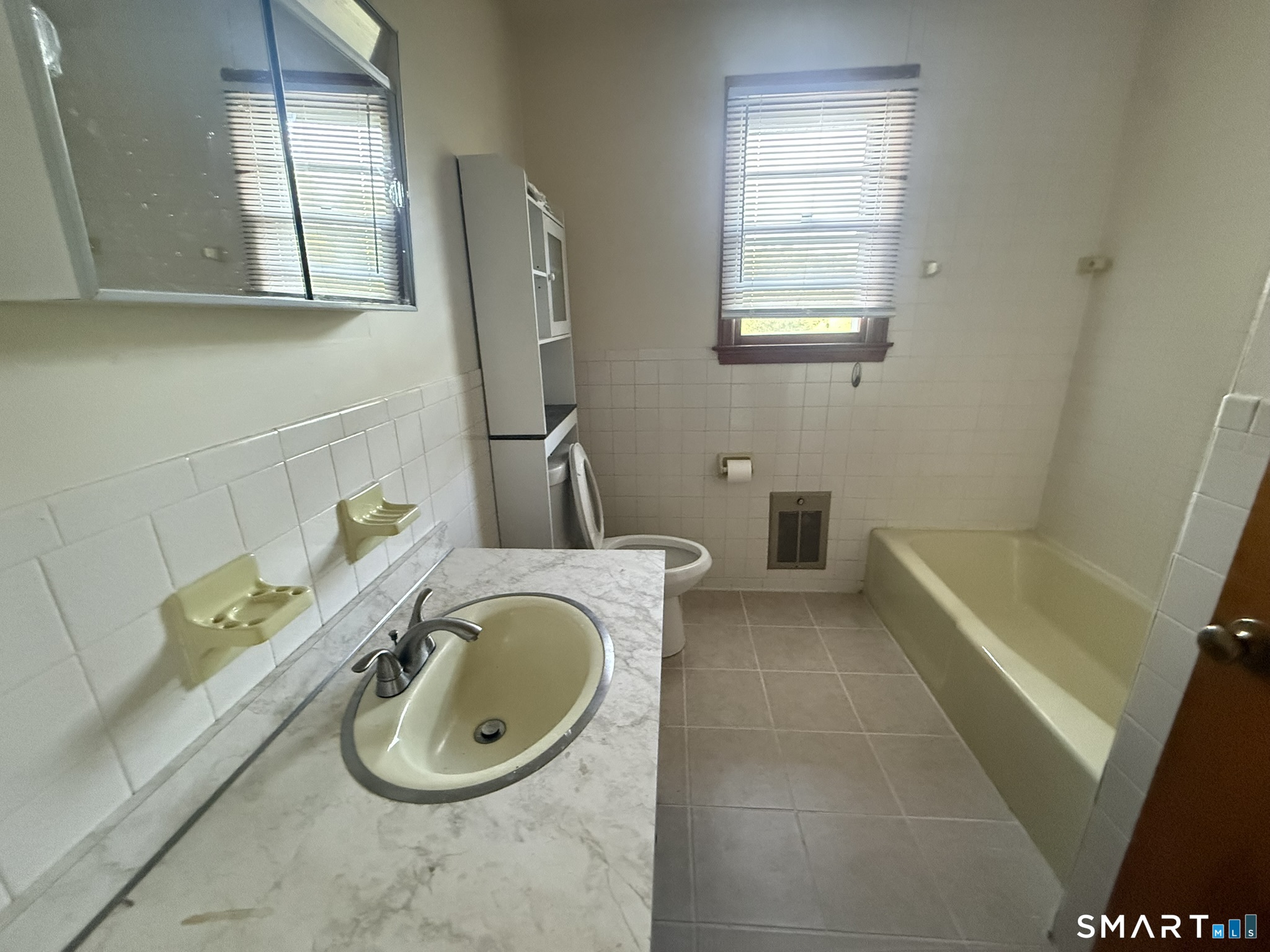 463 Pierpont Road, Unit 24 Waterbury, CT 06705 - Photo 10 of 22