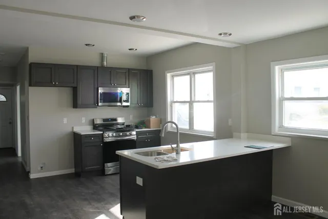 $3,400 | 519 Roosevelt Avenue, Unit 2, Carteret, NJ 07008