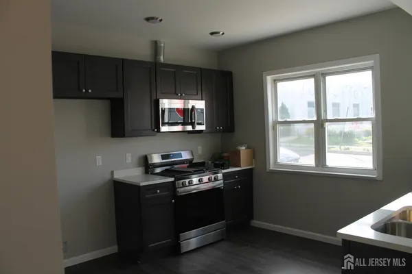 $3,400 | 519 Roosevelt Avenue, Unit 2, Carteret, NJ 07008