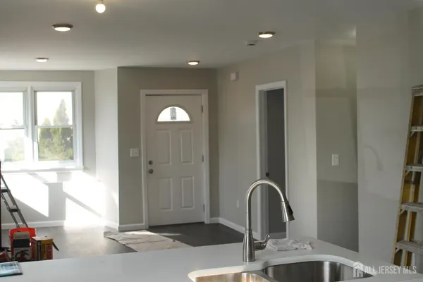 $3,400 | 519 Roosevelt Avenue, Unit 2, Carteret, NJ 07008