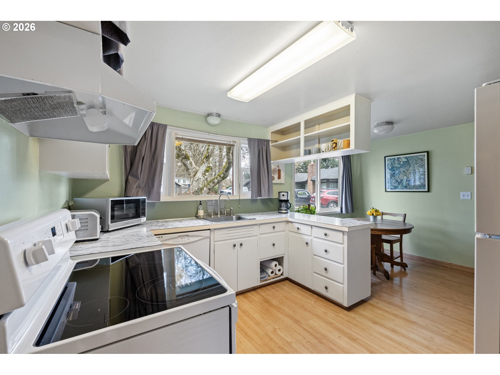 280 Regal Court Eugene, OR 97401 - Photo 14 of 44