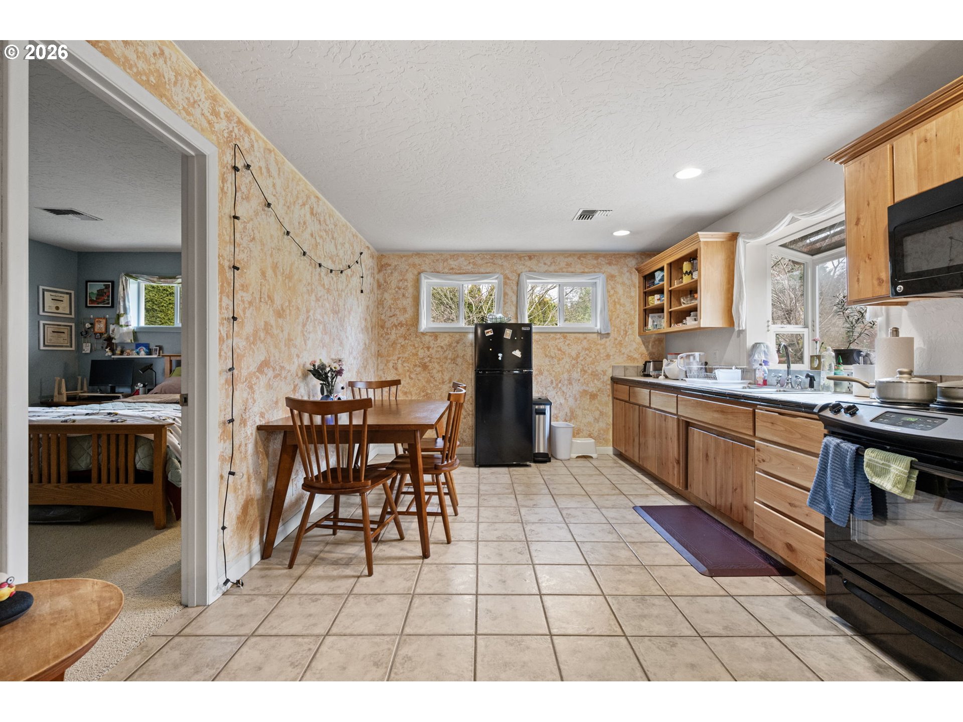 280 Regal Court Eugene, OR 97401 - Photo 28 of 44