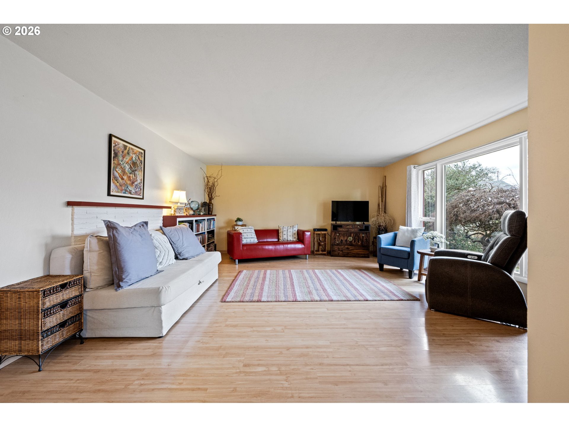 280 Regal Court Eugene, OR 97401 - Photo 4 of 44