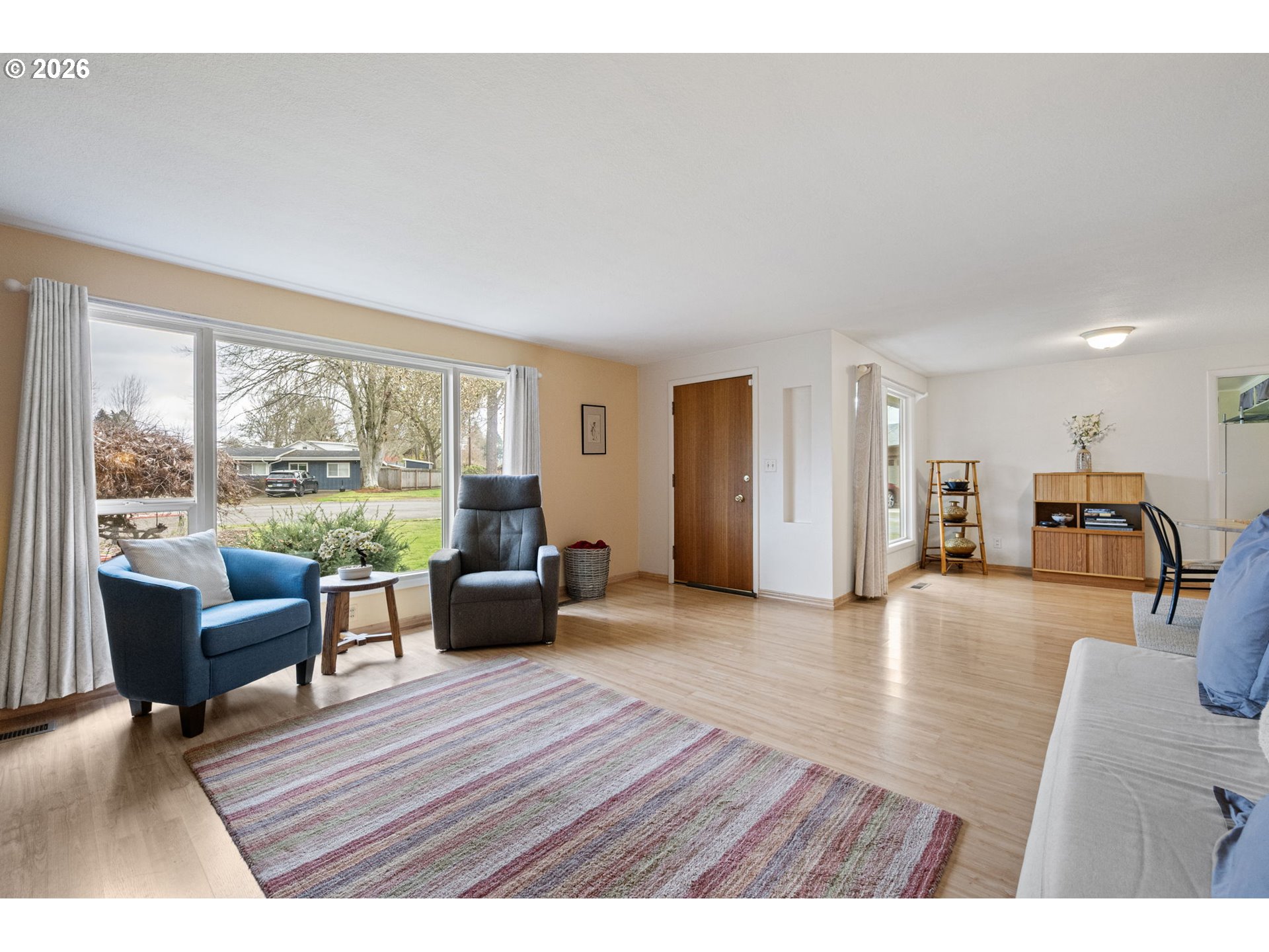 280 Regal Court Eugene, OR 97401 - Photo 9 of 44