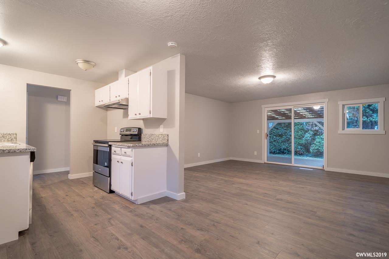 110 Cleveland Street Lebanon, OR 97355 - Photo 12 of 41 Gallery Image 12