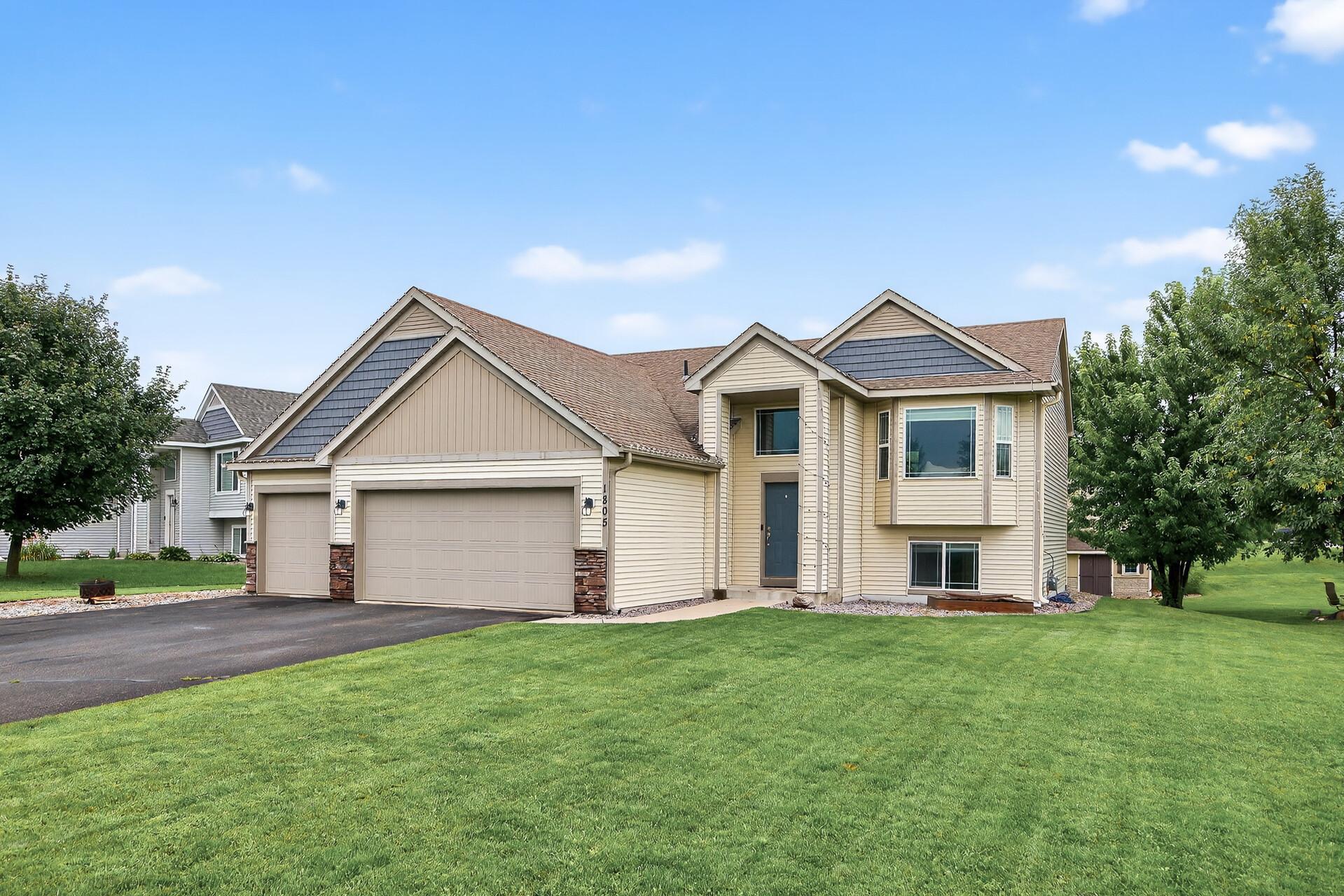 1805 10th Street Northeast Buffalo, MN 55313 - Photo 2 of 32