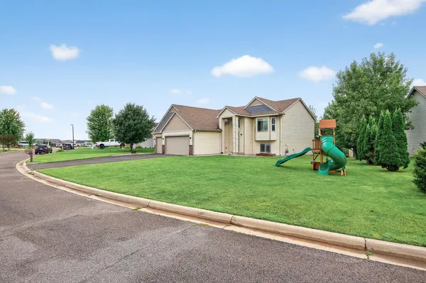 $414,900 | 1805 10th Street Northeast, Buffalo, MN 55313