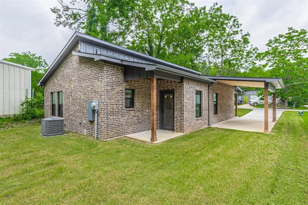 $227,990 | 714 East Crawford Street, Denison, TX 75021