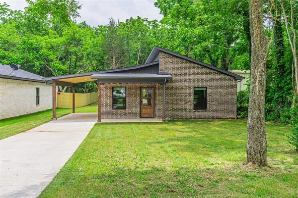 $227,990 | 714 East Crawford Street, Denison, TX 75021