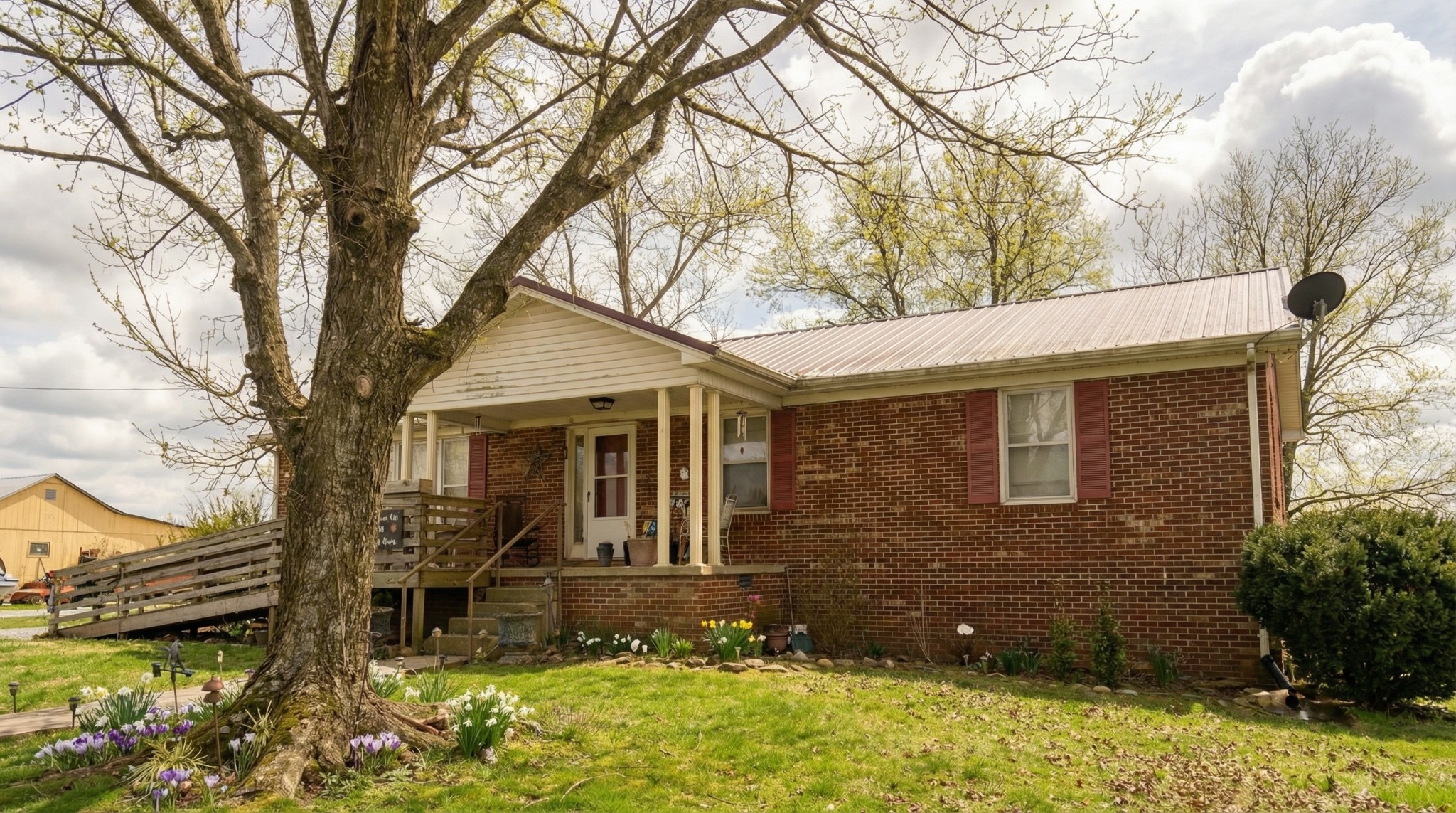 171 Uselton Road Shelbyville, TN 37160 - Photo 17 of 52 a view of a house with a yard
