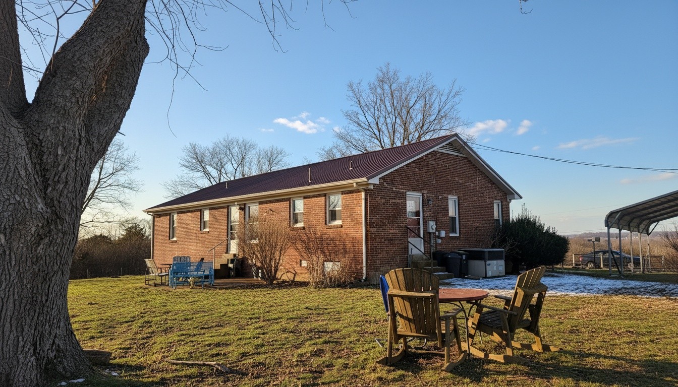 171 Uselton Road Shelbyville, TN 37160 - Photo 18 of 52 a view of a house with backyard