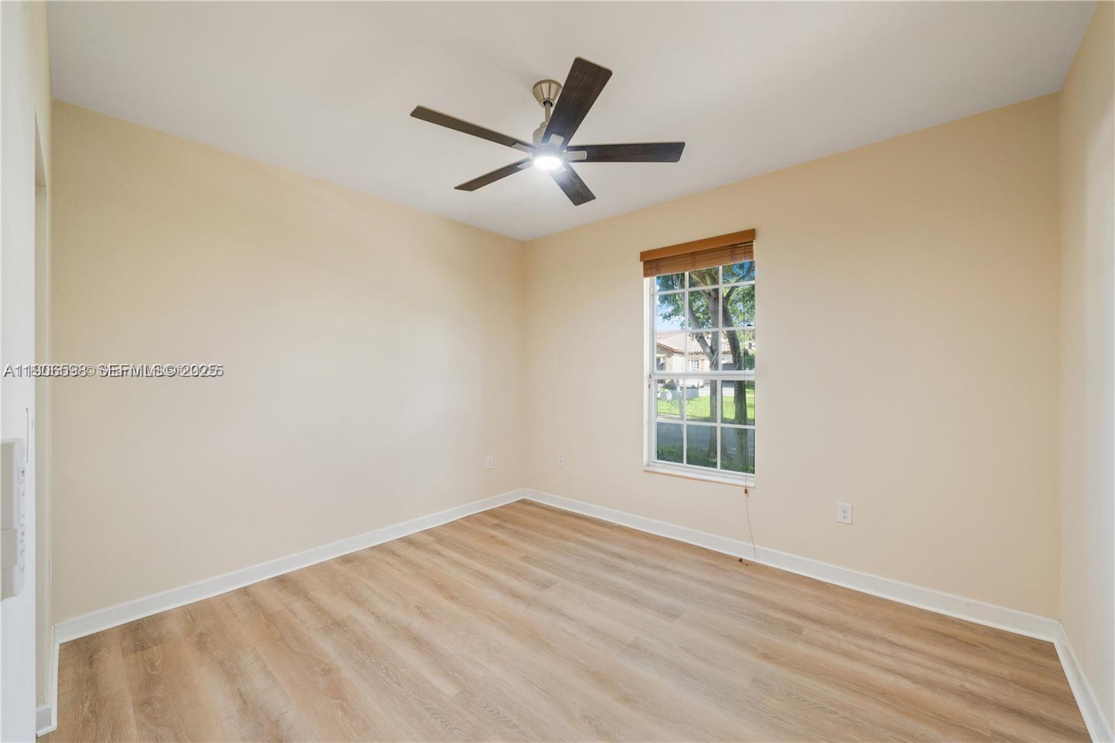 16946 Southwest 90th Terrace Circle Miami, FL 33196 - Photo 14 of 36 in entry level/first floor