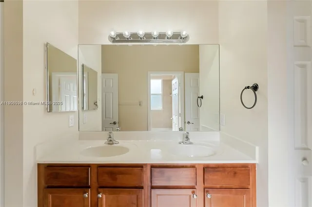 $844,995 | 16946 Southwest 90th Terrace Circle, Miami, FL 33196