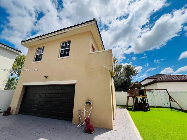 $844,995 | 16946 Southwest 90th Terrace Circle, Miami, FL 33196