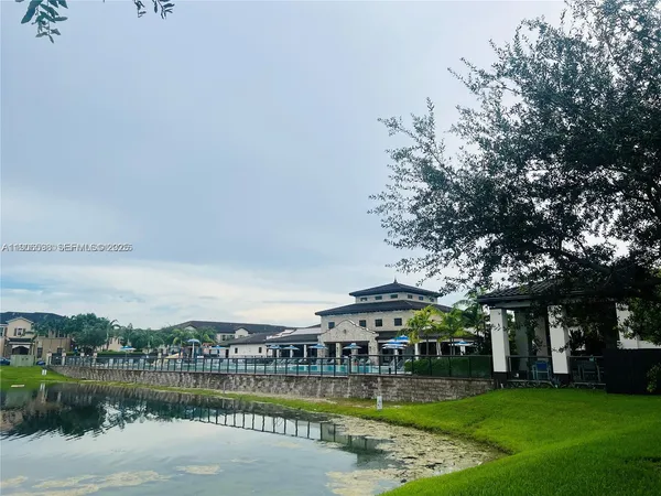 $800,000 | 16946 Southwest 90th Terrace Circle, Miami, FL 33196