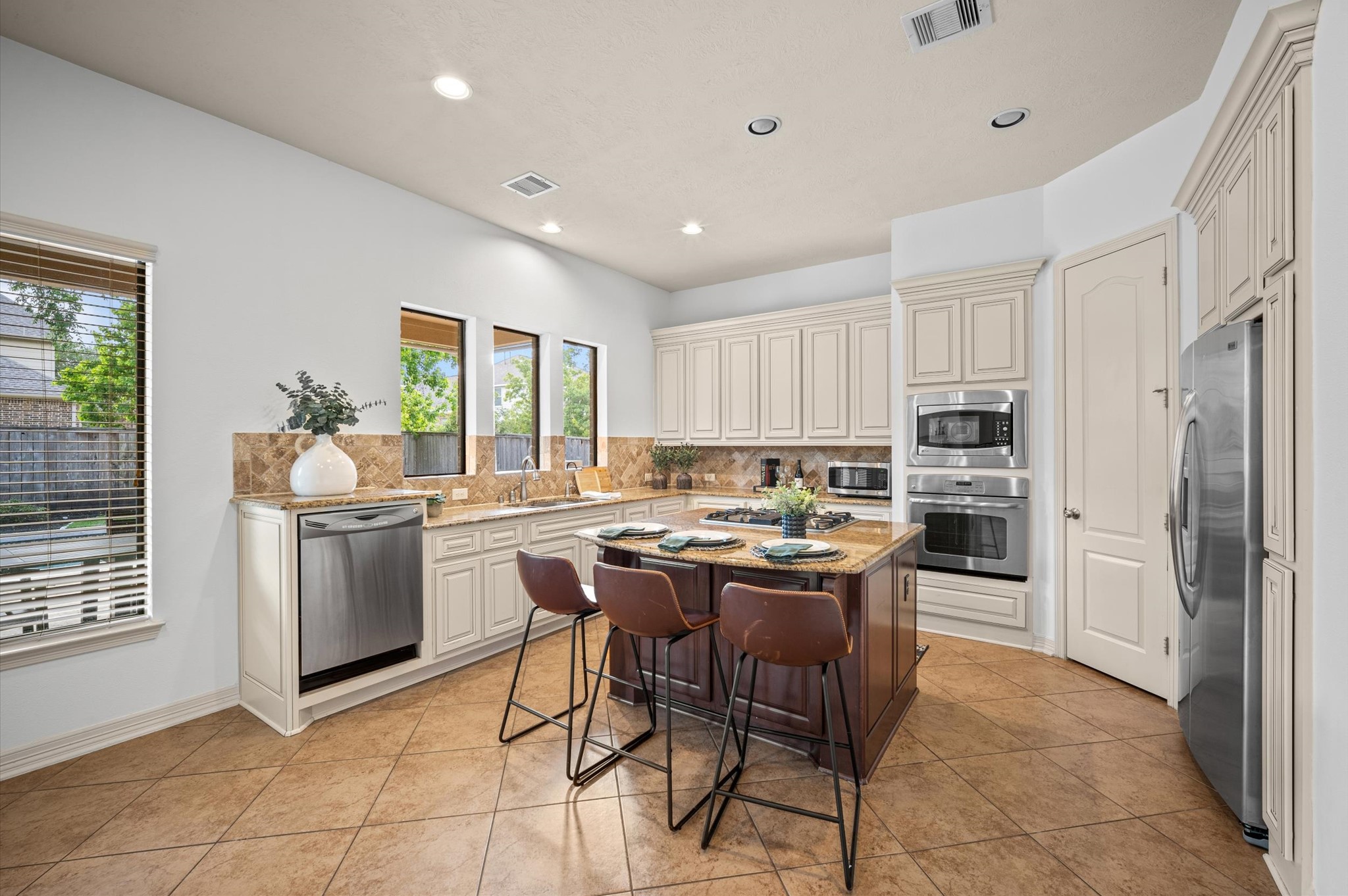 241 West Tupelo Green Circle Spring, TX 77389 - Photo 12 of 50