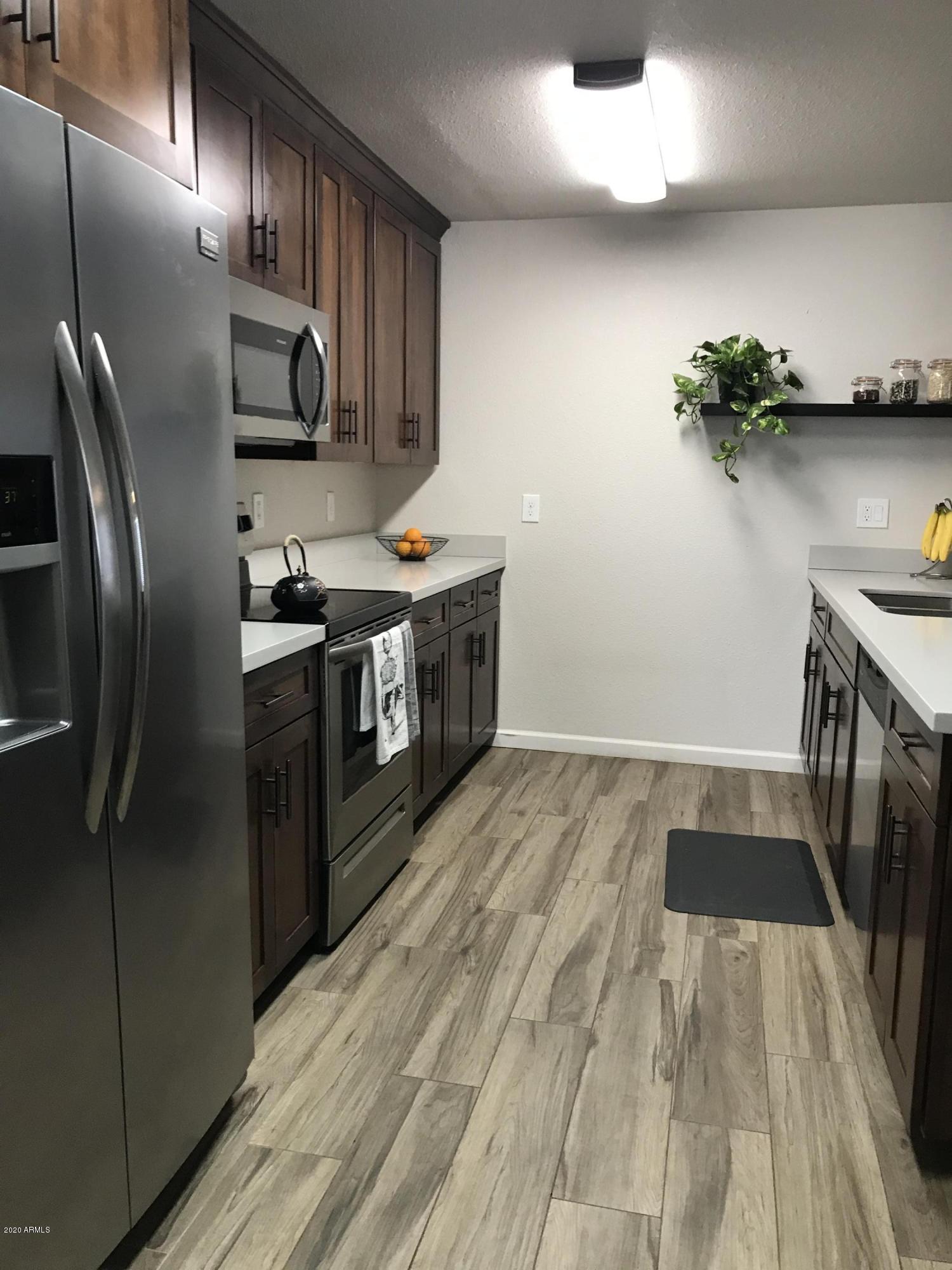 2902 West Dailey Street Phoenix, AZ 85053 - Photo 9 of 30 10