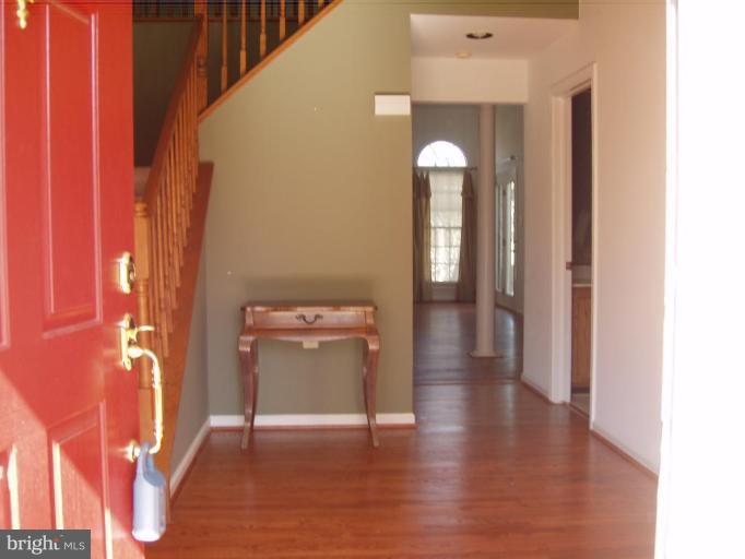 8303 Kings Ridge Court Springfield, VA 22153 - Photo 16 of 30 Entrance / Foyer