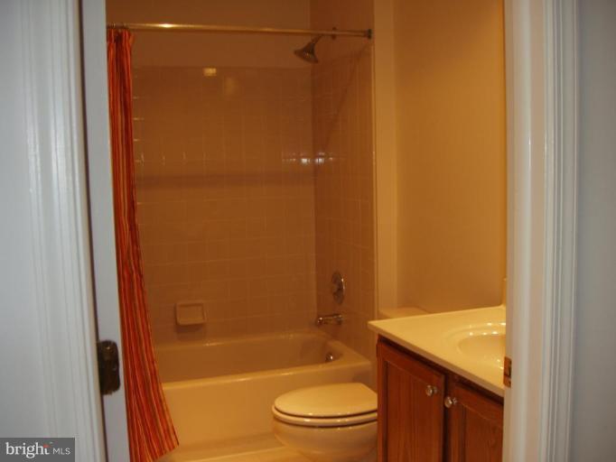 8303 Kings Ridge Court Springfield, VA 22153 - Photo 24 of 30 Bath #3