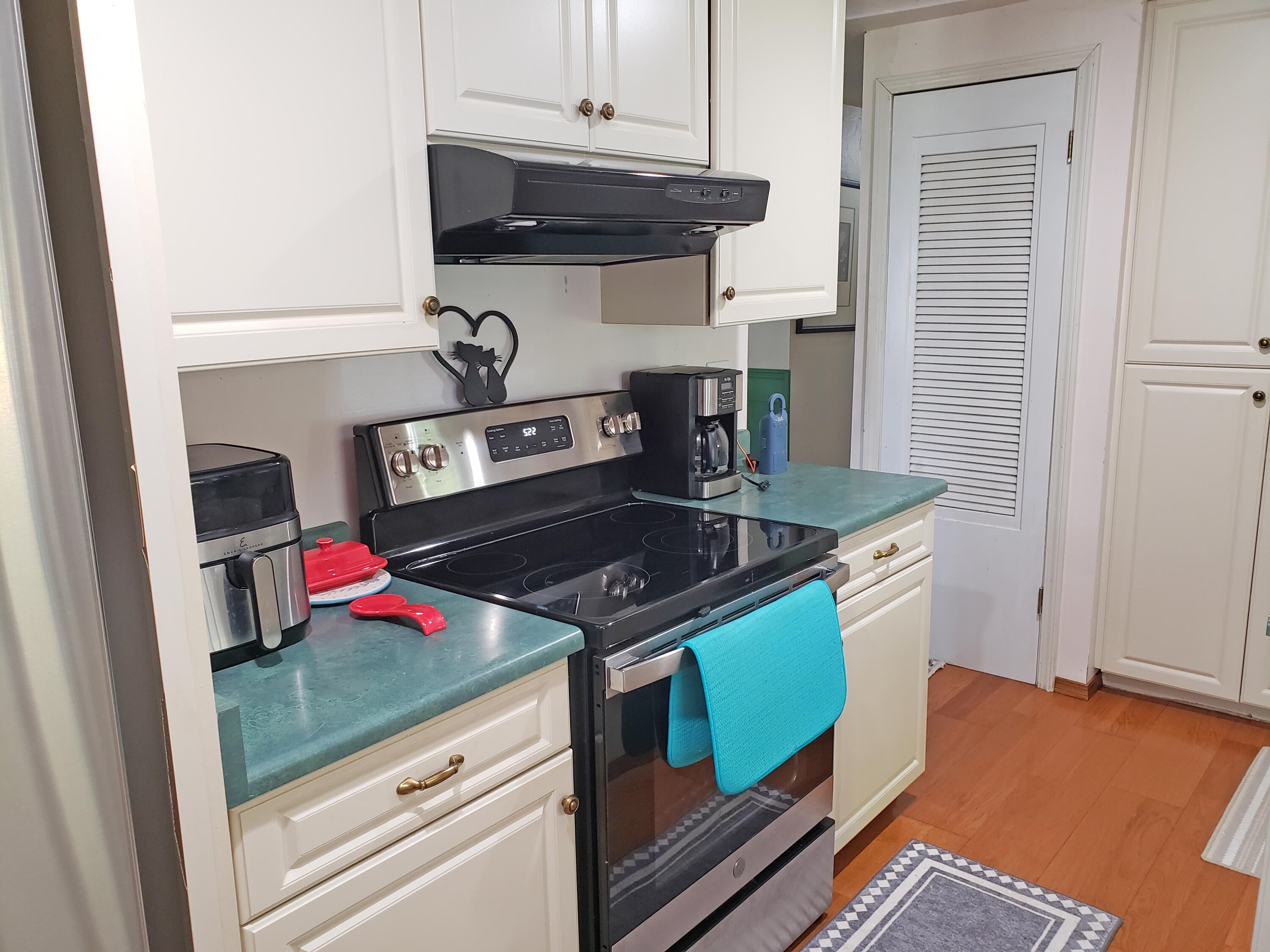 6363 Harold Road Central Point, OR 97502 - Photo 8 of 37 20260424_172327