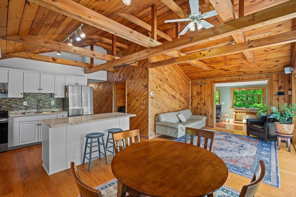 21 Carrier Lane Sutton, MA 01590 - Photo 14 of 42