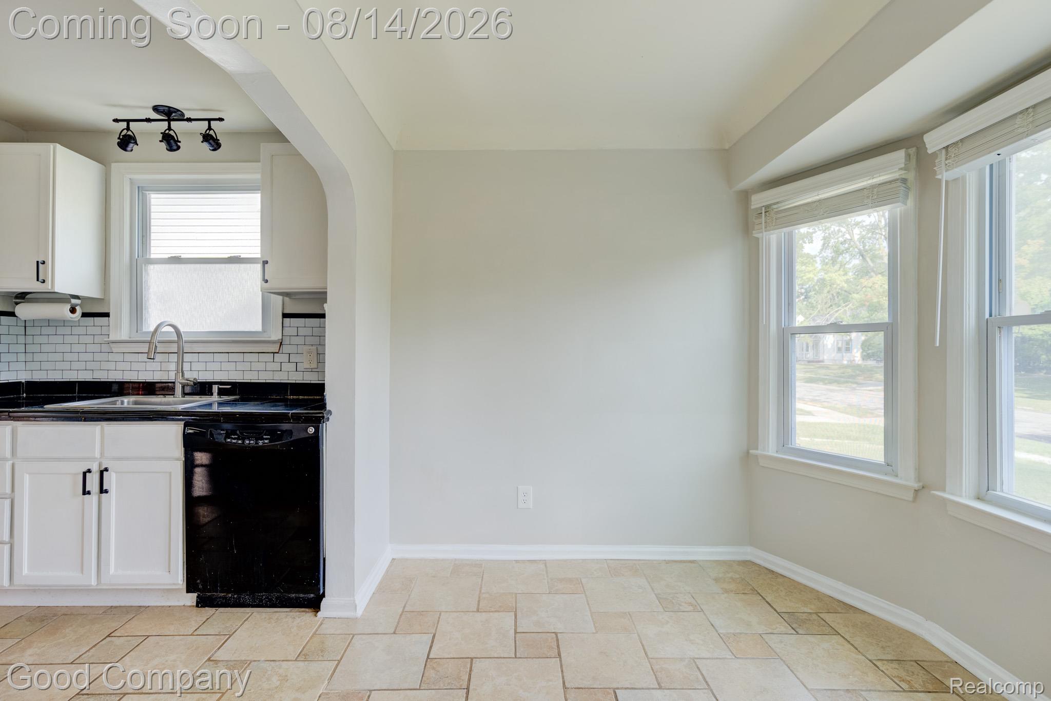 2211 Harvard Road Berkley, MI 48072 - Photo 6 of 45 2211 Harvard Rd.-09.jpg