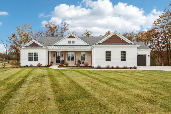 $819,200 | S275 Bealer Circle, Geneva, IL 60134