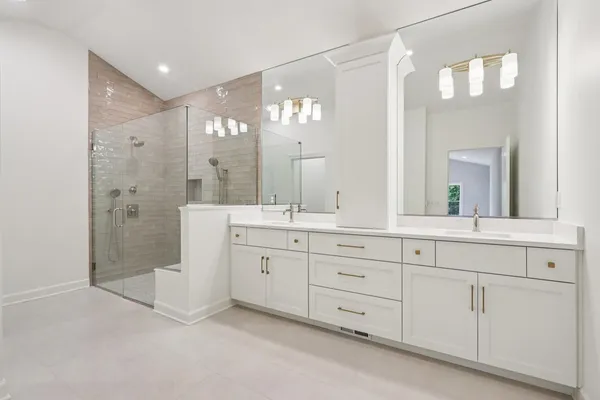 $819,200 | S275 Bealer Circle, Geneva, IL 60134