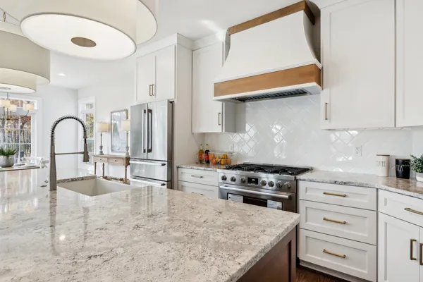 $819,200 | S275 Bealer Circle, Geneva, IL 60134