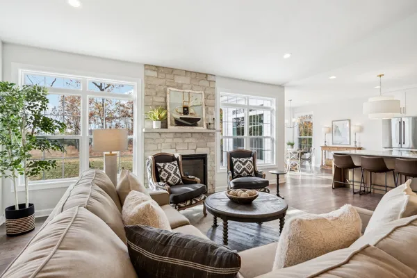 $819,200 | S275 Bealer Circle, Geneva, IL 60134