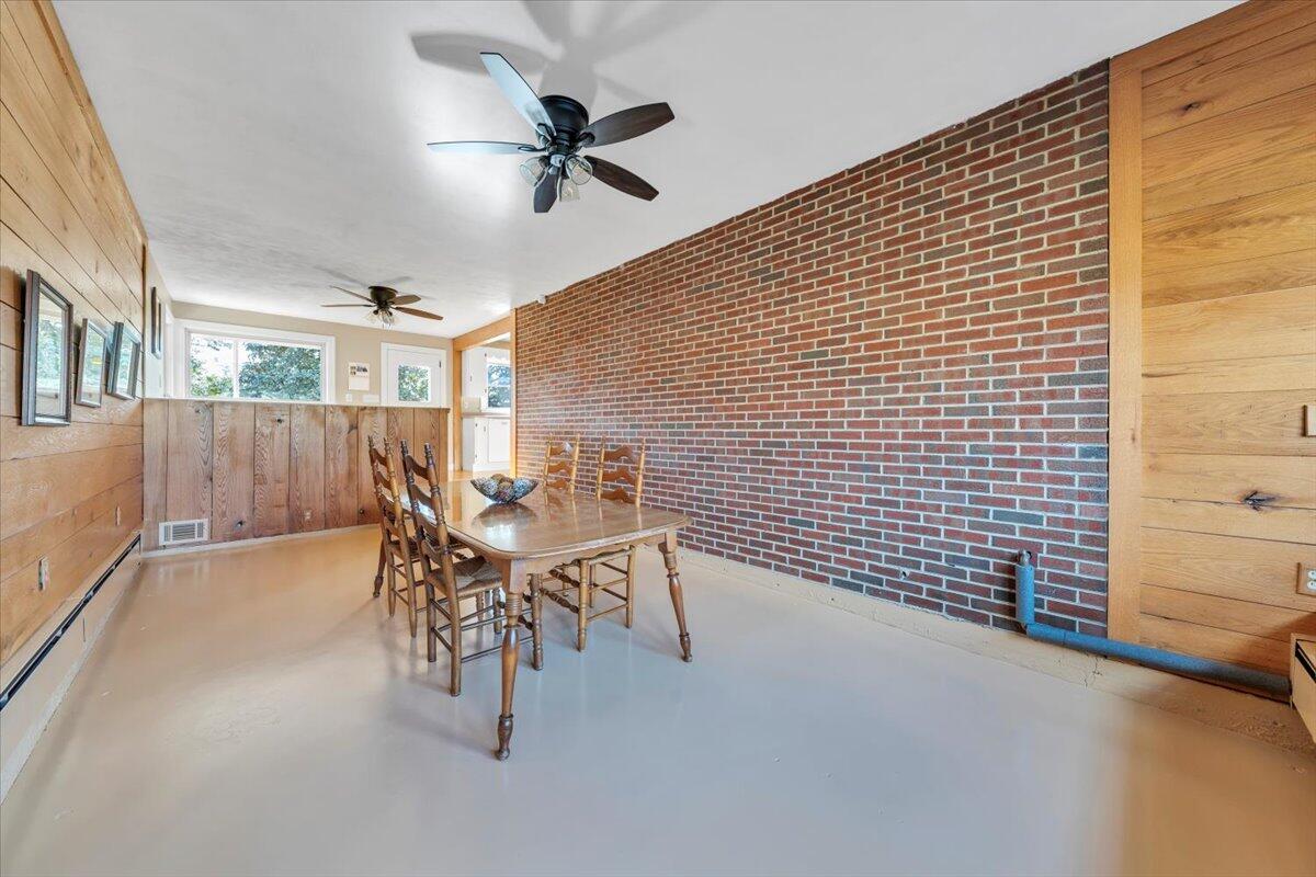 517 Boxley Road Roanoke, VA 24019 - Photo 24 of 76 a view of a livingroom with furniture and white walls