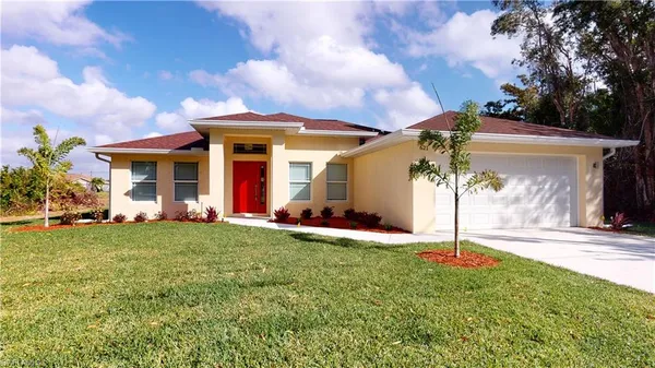 $2,000 | 621 Northwest 7th Place, Cape Coral, FL 33993