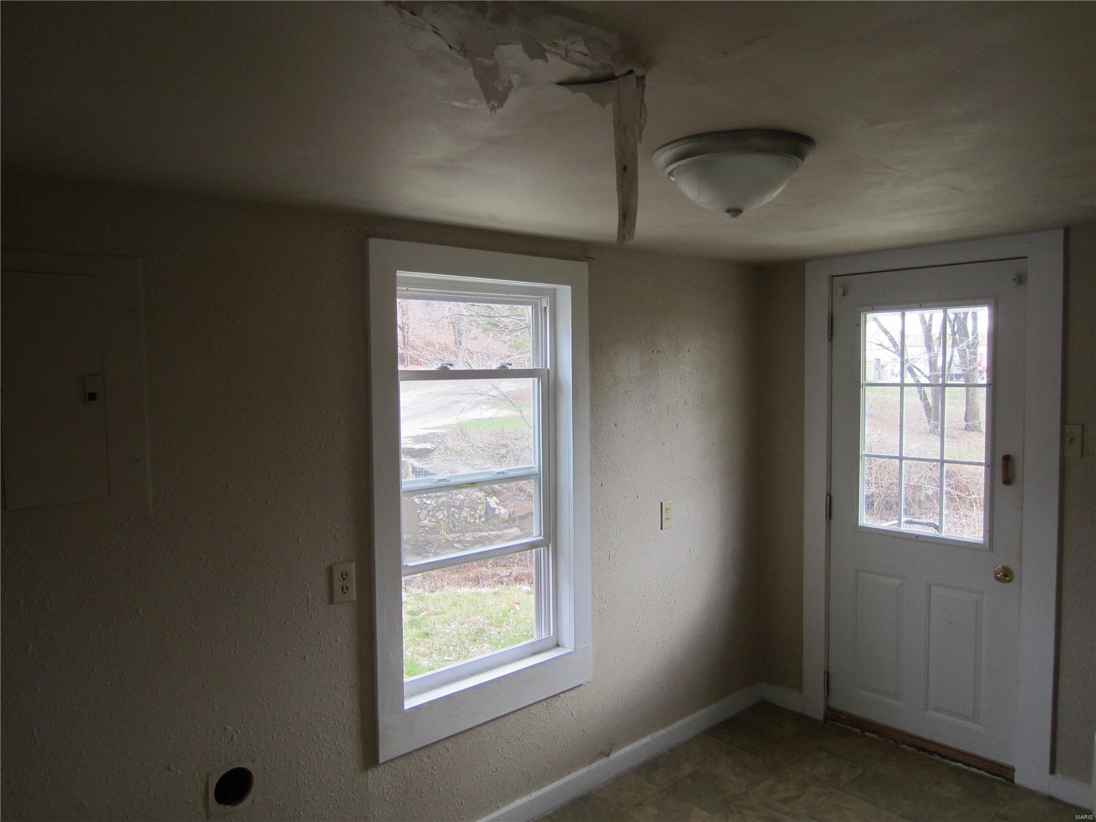 213 North County Road Hardin, IL 62047 - Photo 8 of 12 Gallery Image 8
