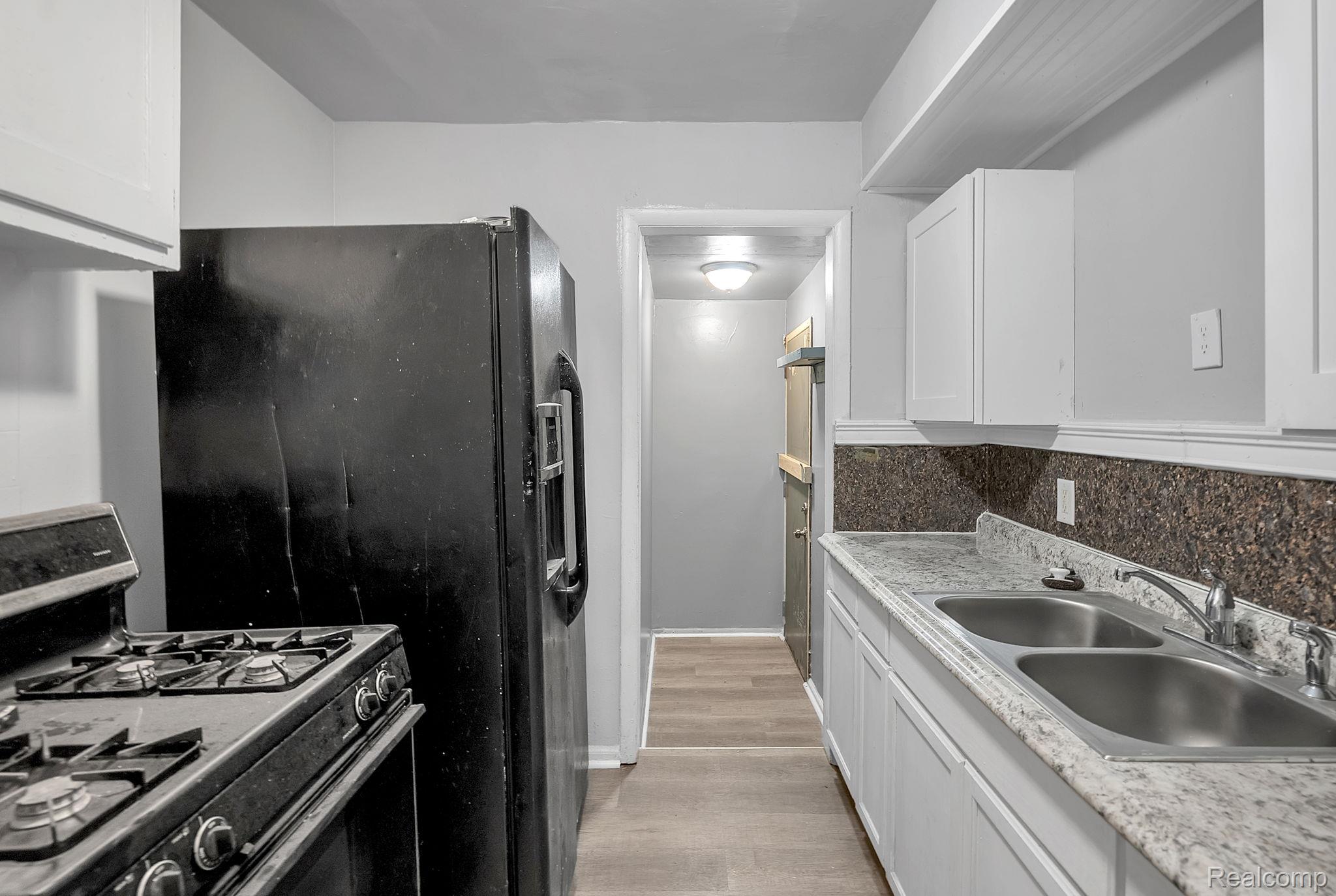 12702-12710 Kelly Road Detroit, MI 48224 - Photo 13 of 32 7 Kelly Rd.jpg