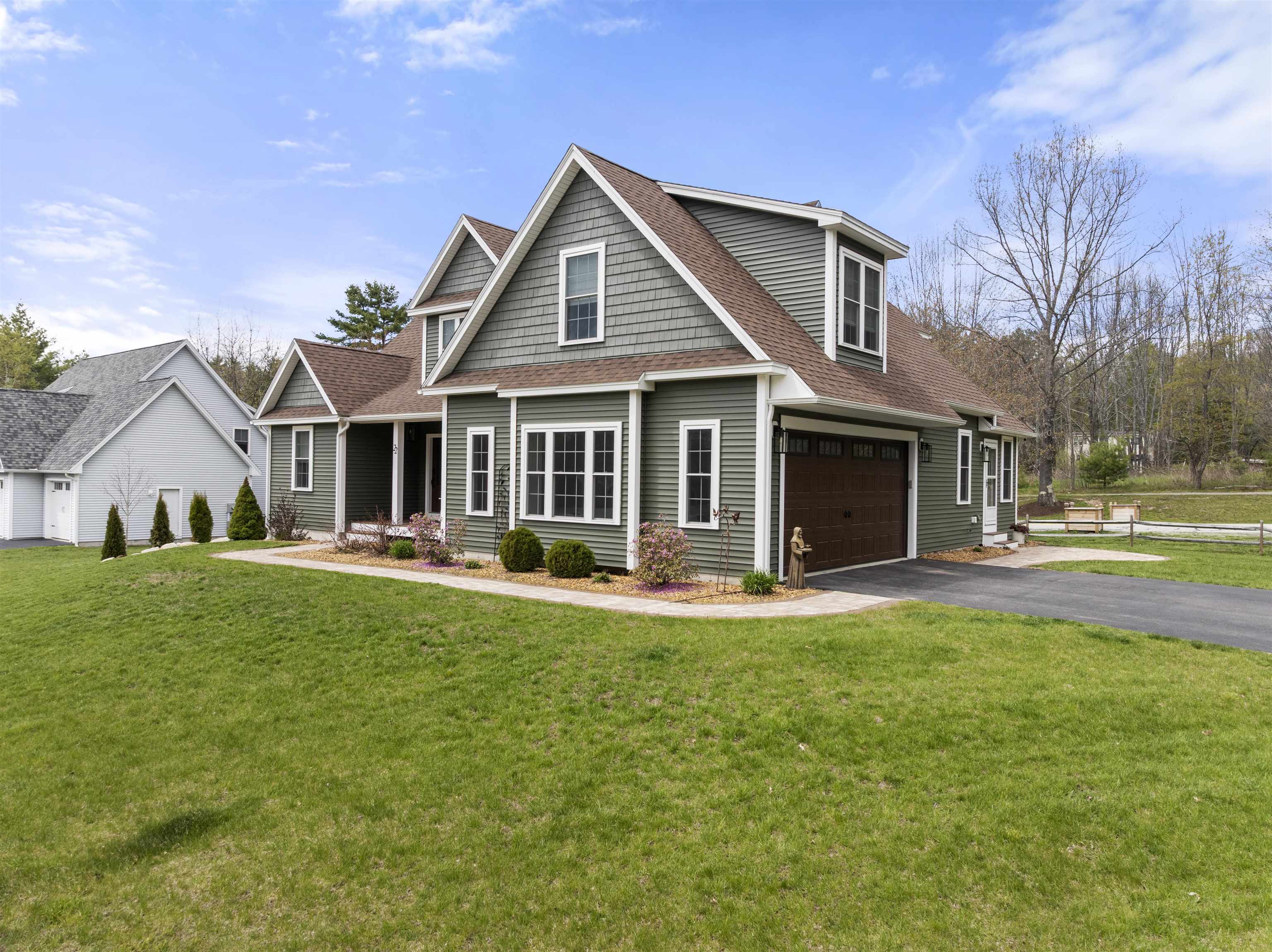 22 Darwin Place Laconia, NH 03246 - Photo 4 of 55