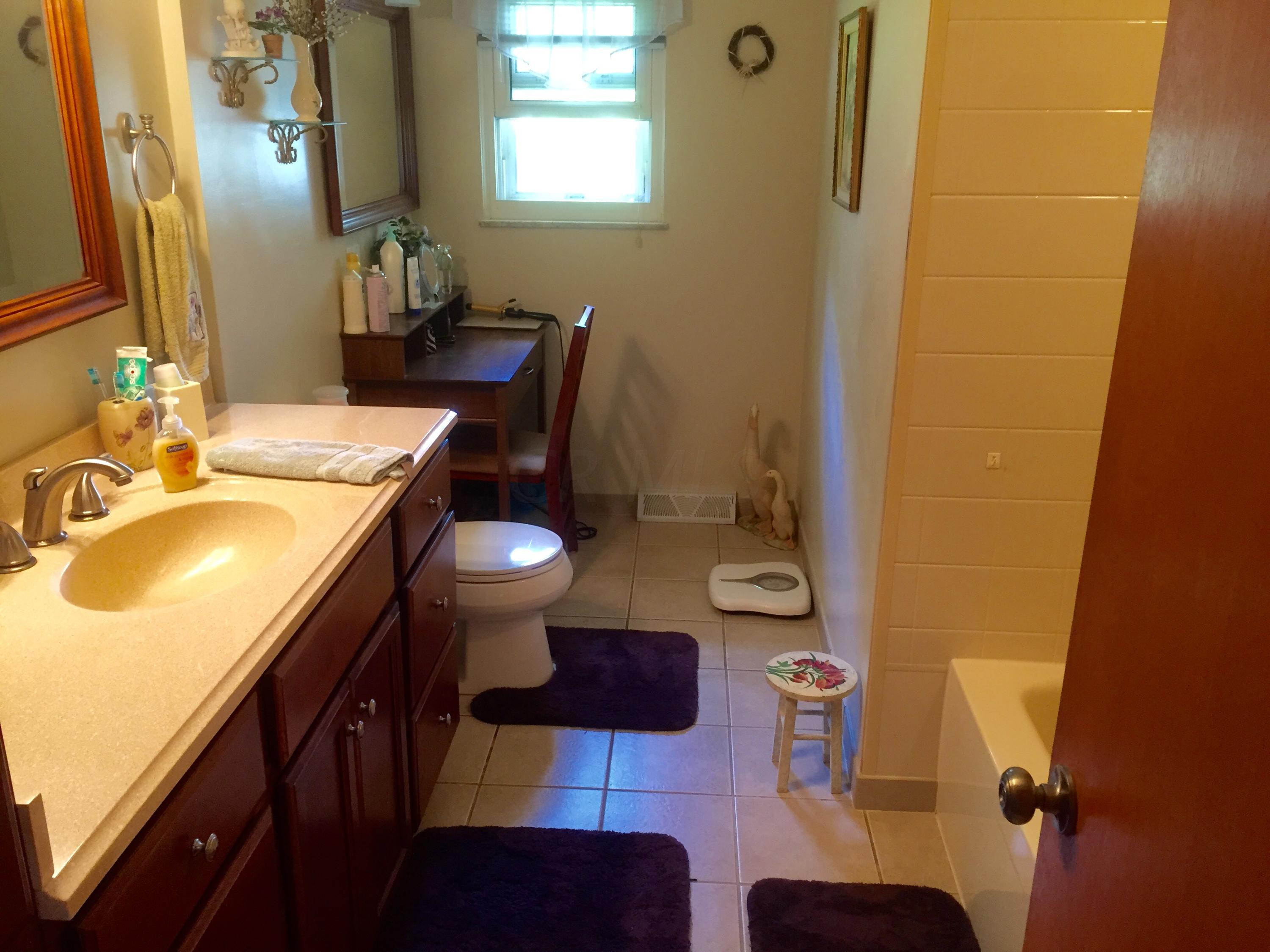 4627 Wingate Road Columbus, OH 43232 - Photo 15 of 25 Gallery Image 15