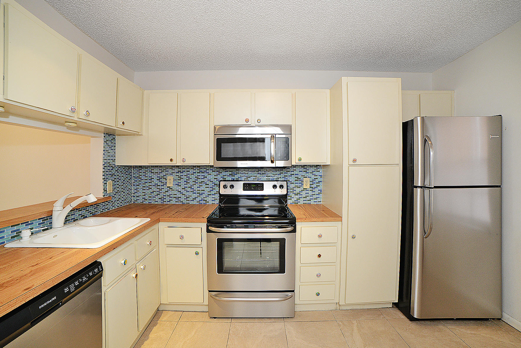 9941 Three Lakes Circle Boca Raton, FL 33428 - Photo 1 of 24 Kitchen
