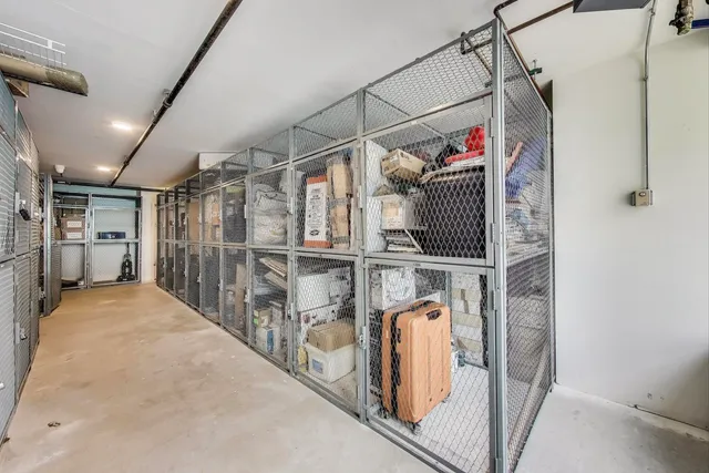 $519,000 | 512 North McClurg Court, Unit 1704, Chicago, IL 60611