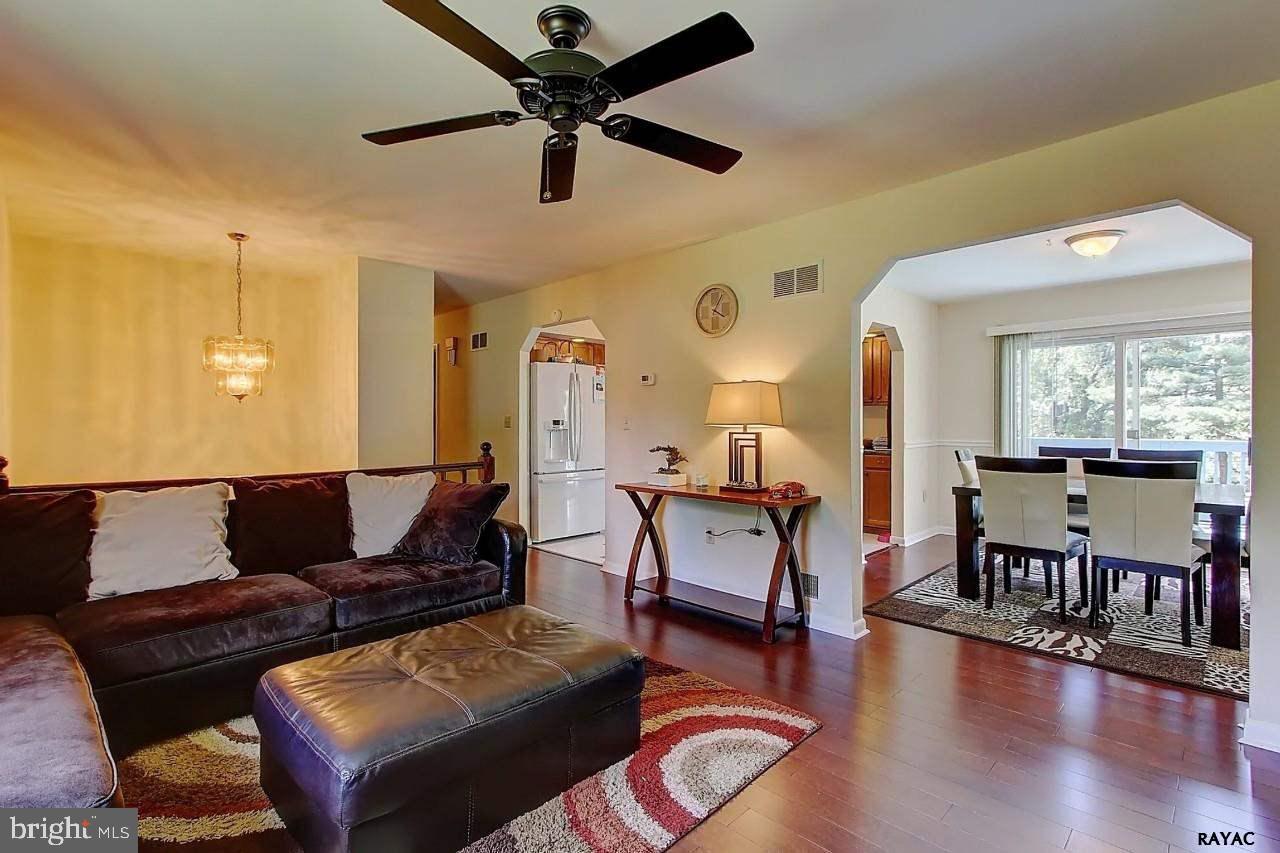 910 Bellview Court Red Lion, PA 17356 - Photo 4 of 25 Gallery Image 4