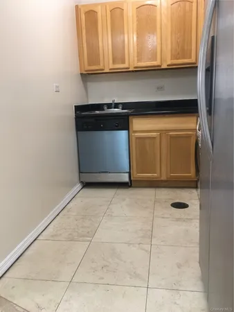 $1,975 | 141-44 84th Road, Unit 4R | Briarwood