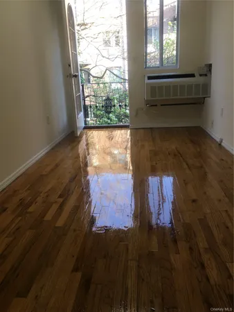 $1,975 | 141-44 84th Road, Unit 4R | Briarwood