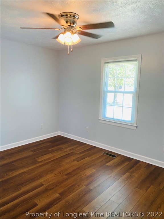 1664 Hardin Road Lumberton, NC 28358 - Photo 5 of 11 Gallery Image 5