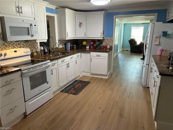 $177,000 | 181 Pine Key Lane, Unit 29, Naples, FL 34114