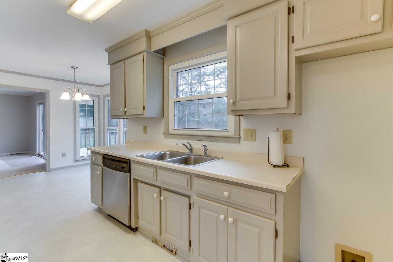 6 Pine Gate Court Greenville, SC 29607 - Photo 13 of 35 Gallery Image 13