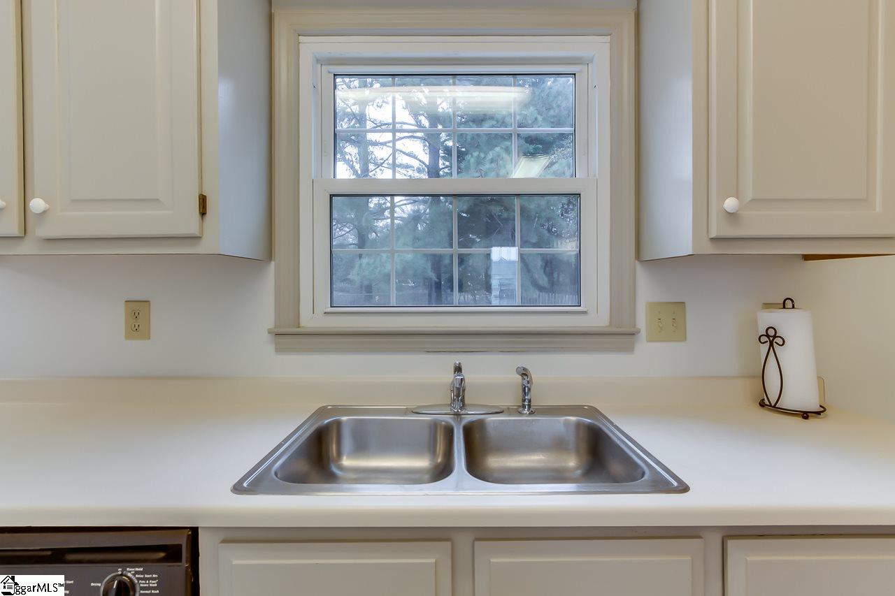 6 Pine Gate Court Greenville, SC 29607 - Photo 14 of 35 Gallery Image 14
