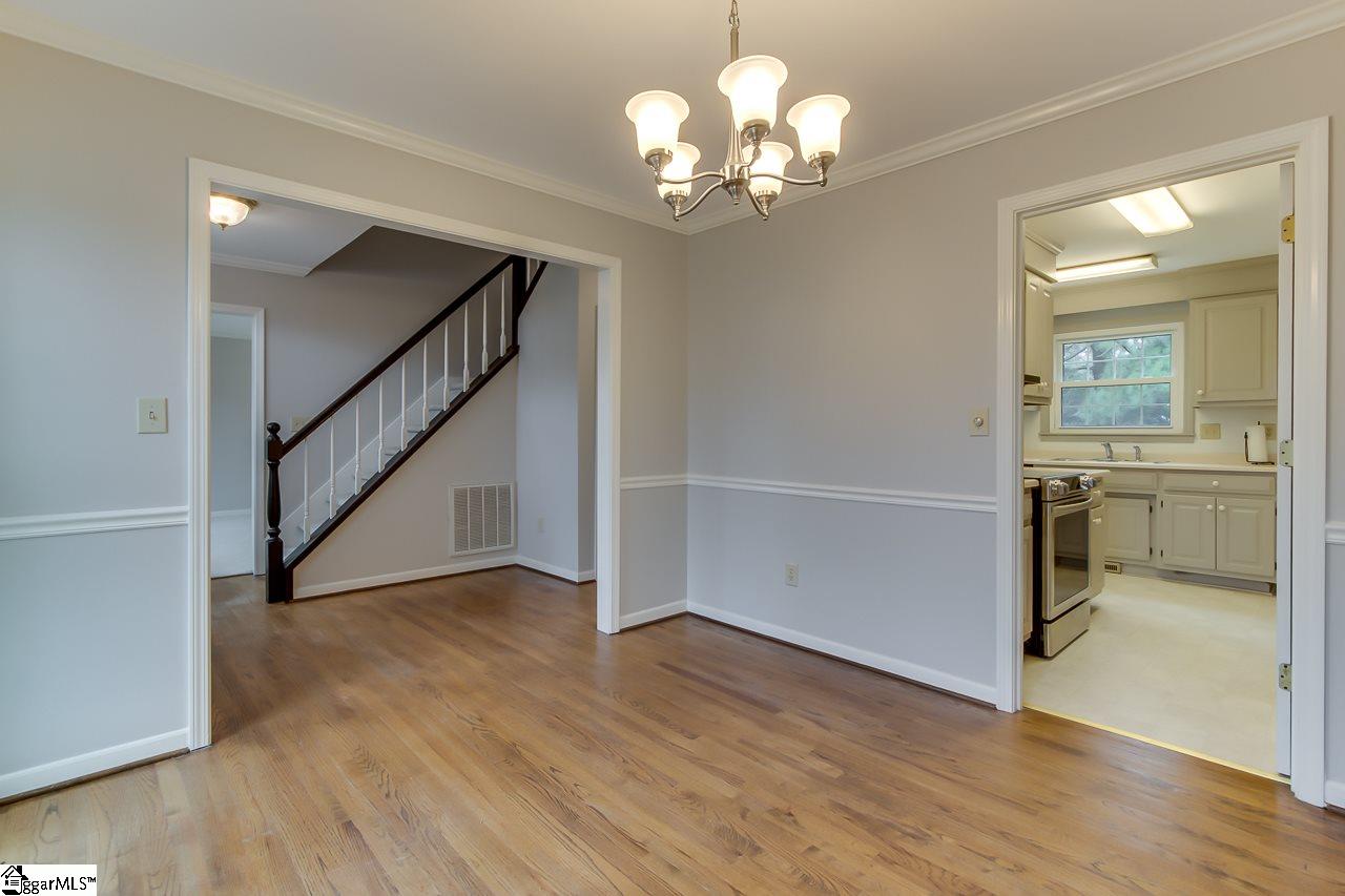 6 Pine Gate Court Greenville, SC 29607 - Photo 7 of 35 Gallery Image 7