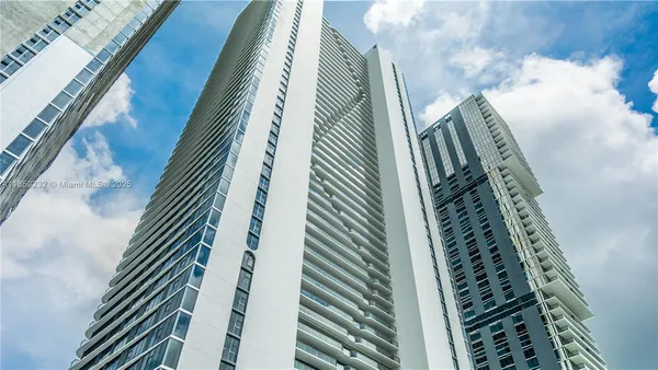 $9,750 | 700 Northeast 24th Street, Unit 2705, Miami, FL 33137